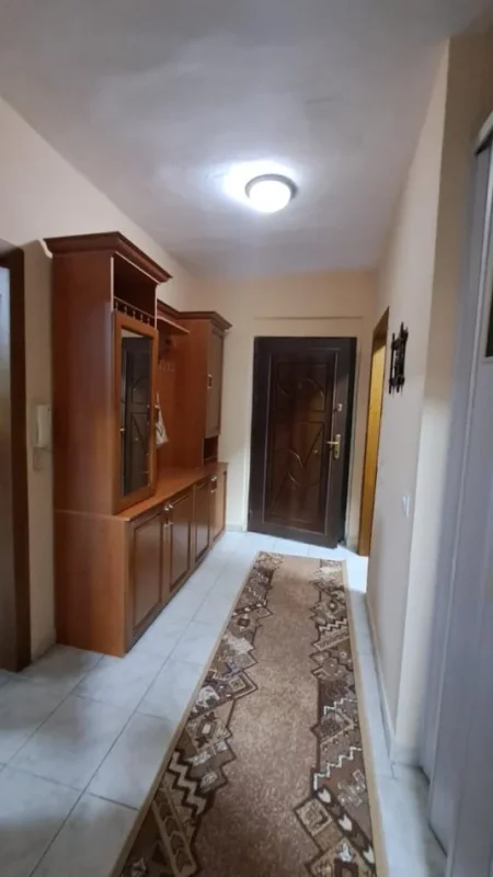 Tirane, jepet me qera apartament 3+1 Kati 2, 100 m² 500 € (RRUGA DRITAN HOXHA)