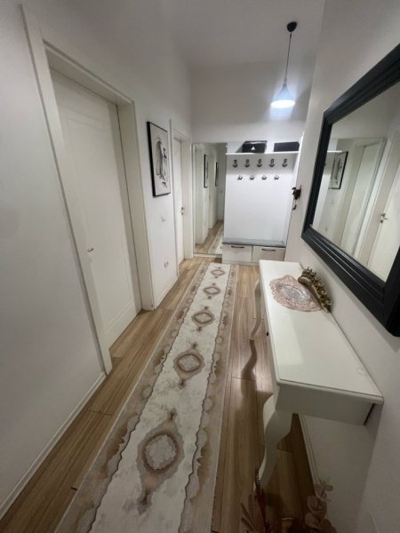 Tirane, jepet me qera apartament 2+1 Kati 1, 500 € 