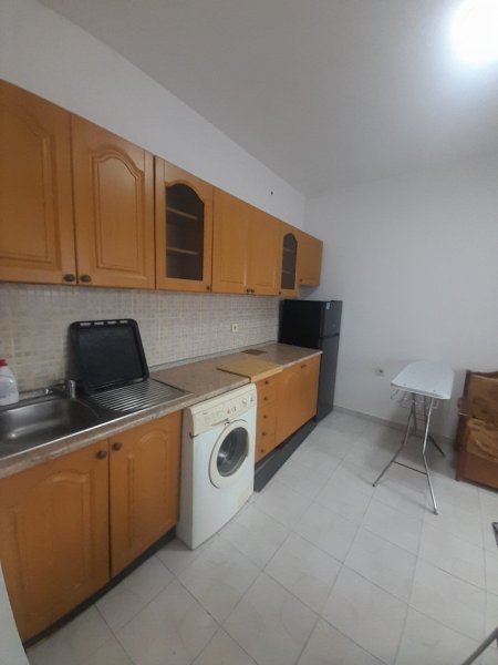 Tirane, jepet me qera apartament 1+1 Kati 5, 65 m² 500 €, Rruga ELBASANIT, Tirane.
