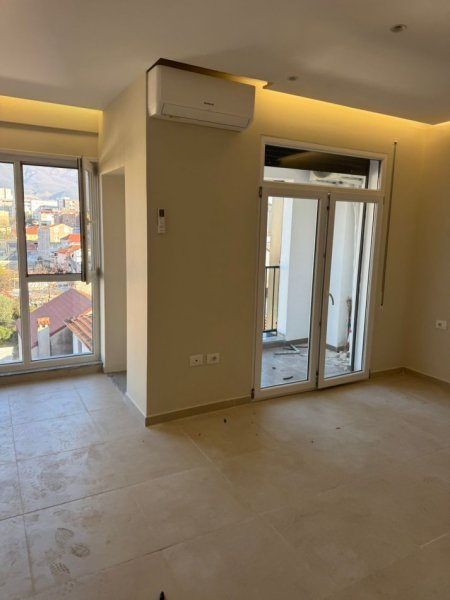 Jepet me Qera Apartament 1+1+ ne 5 Maj,pas Concordit),  500 €URO