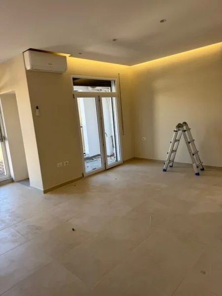 Jepet me Qera Apartament 1+1+ ne 5 Maj,pas Concordit),  500 €URO