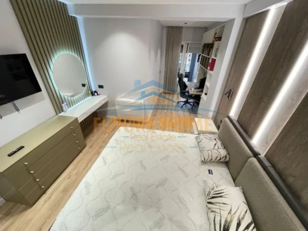 Tirane, jepet me qera apartament 2+1 Kati 10, 123 m² 1.300 € (Myslym Shyri, pranë Karburant Kastrati.)