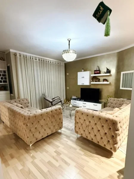 Tirane, shitet apartament 2+1+Aneks+Ballkon , 106 m² 146.500 € (Yzberisht)