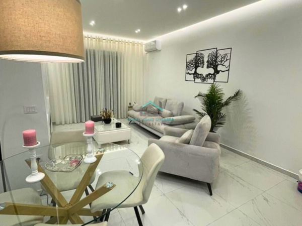 Vlore, jepet me qera apartament 2+1 Kati 2, 95 m² 600 € (vlore)