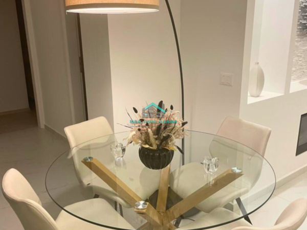 Vlore, jepet me qera apartament 2+1 Kati 2, 95 m² 600 € (vlore)