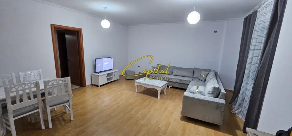 Tirane, jepet me qera apartament 2+1 Kati 3, 75 m² 500 € (YZBERISHT)