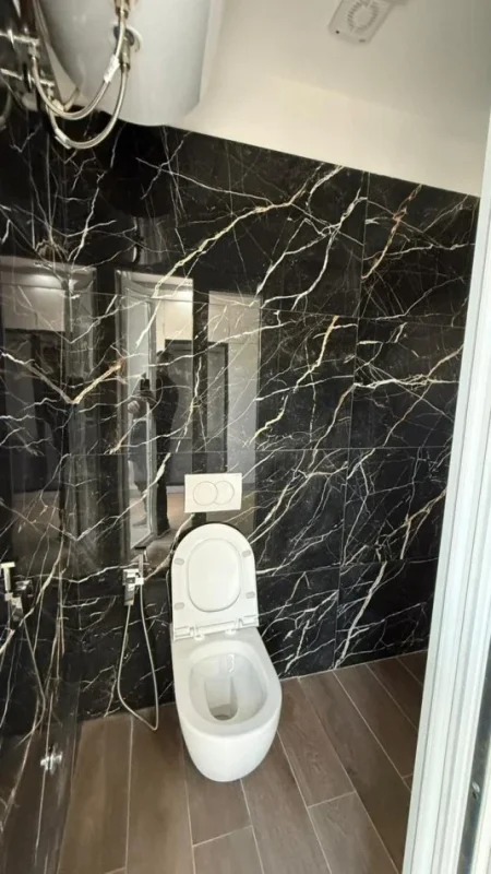 Tirane, jepet me qera Vile 2+1 Kati 1, 90 m² 600 € (Sauk)