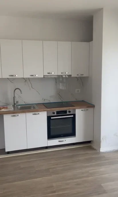 Tirane, jepet me qera apartament 2+1 Kati 4, 75 m² 430 € (5 MAJ)