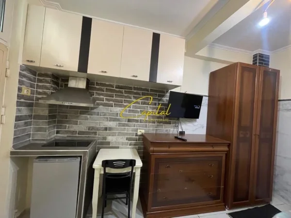 Tirane, jepet me qera garsonier 1+1 Kati 1, 37 m² 310 € (5 MAJI)