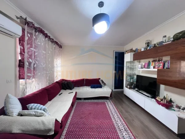 Tirane, shitet apartament 2+1 Kati 6, 75 m² 155.000 € (Zogu i Zi në rrugën Hysni Gerbolli.)