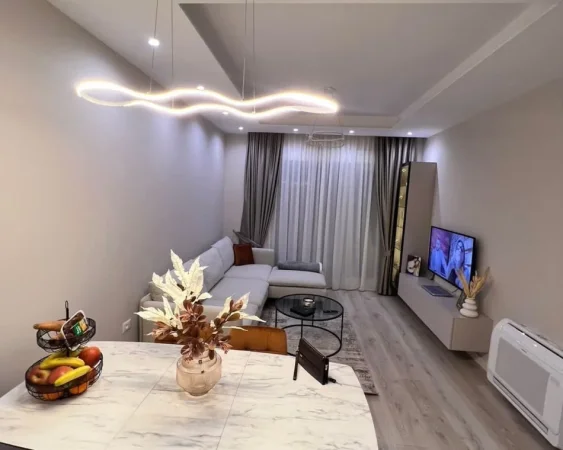Tirane, jepet me qera apartament 2+1+Ballkon Kati 6, 80 m² 800 € (21 DHJETORI)