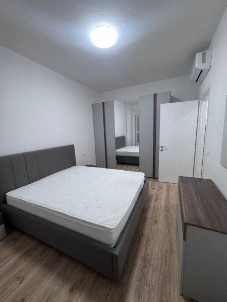 Tirane, jepet me qera apartament 1+1+Aneks+Ballkon Kati 4, 65 m² 550 € (Siri Kodra)