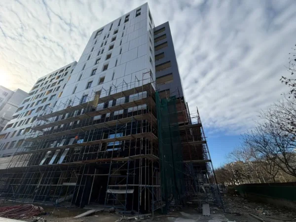 Tirane, jepet me qera zyre Kati 2, 275 m² 5.500 € (Squere 21)