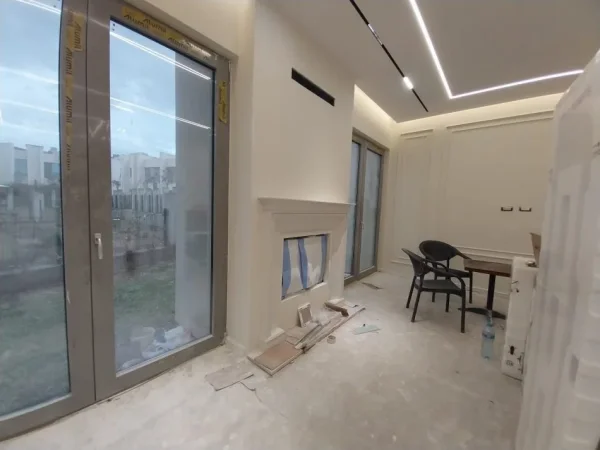 Tirane, jepet me qera Vile 2 Katshe , 278 m² 4.500 € (liqeni i thate)