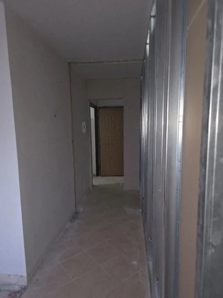 Tirane, shitet apartament 1+1 Kati 5, 69 m² 98.700 € (Restorant Fresku)