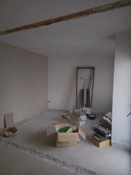 Tirane, shitet apartament 1+1 Kati 5, 69 m² 98.700 € (Restorant Fresku)