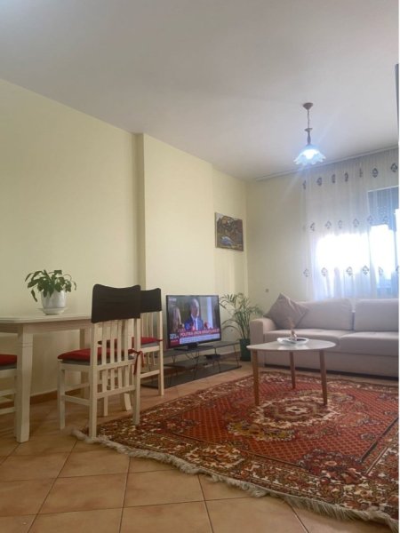 🏠 Jepet me Qera Apartament 1+1 tek  Selvia/ Gjimnazi Partizani