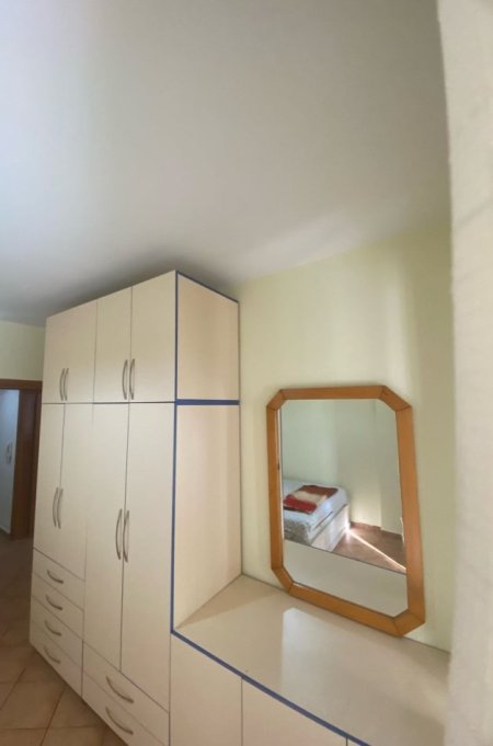 🏠 Jepet me Qera Apartament 1+1 tek  Selvia/ Gjimnazi Partizani