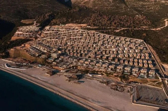 Shqiperi, shitet Vile 2 Katshe , 160 m² (palase)