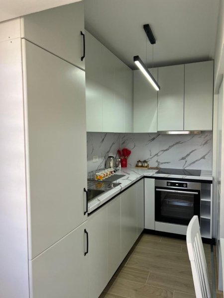 Tirane, jepet me qera apartament 2+1+Ballkon Kati 3, 80 m² 750 € (Rruga Sulejman Delvina)