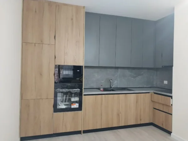 Tirane, jepet me qera apartament 2+1 Kati 1, 90 m² 1.100 € (Liqeni i Thate)