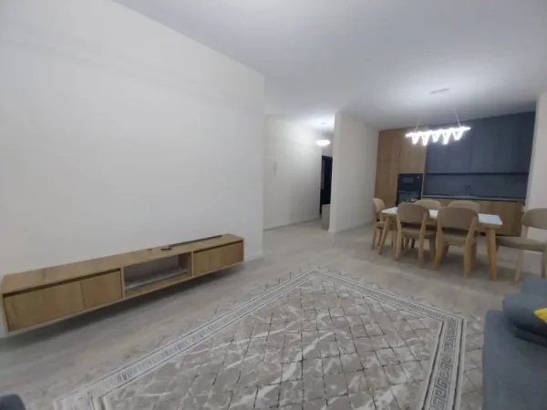 Tirane, jepet me qera apartament 2+1 Kati 1, 90 m² 1.100 € (Liqeni i Thate)