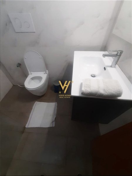 Tirane, jepet me qera shtepi 3+1+Ballkon Kati 0, 80 m² 850 € (BULEVARDI ZOGU I)