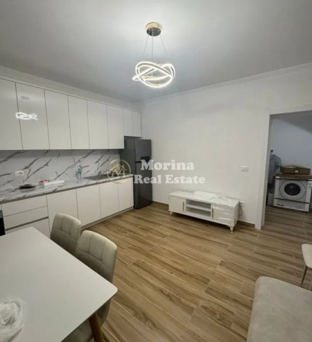 Tirane, jepet me qera shtepi 1+1 Kati 2, 75 m² 400 € (Shkoze)