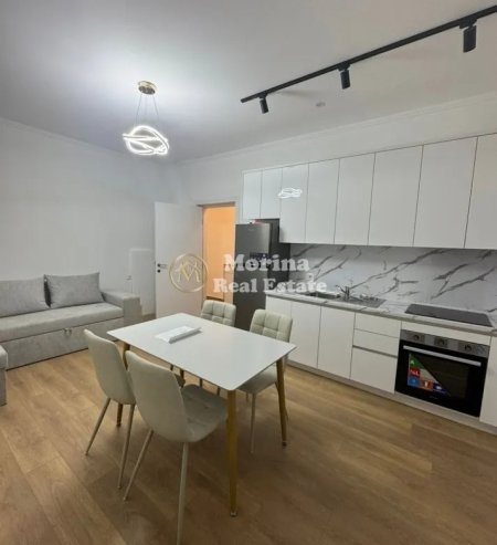Tirane, jepet me qera shtepi 1+1 Kati 2, 80 m² 400 € (Shkoze)