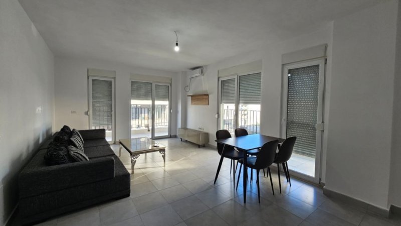 Tirane, jepet me qera apartament 2+1 , 500 € 