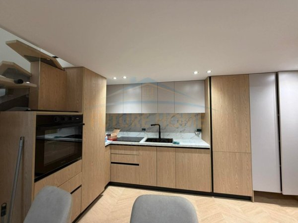 Tirane, shitet apartament duplex 2+1 Kati 1, 100 m² 195.000 € (Golden Park)