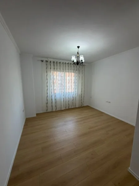 Tirane, shitet apartament 1+1+Ballkon Kati 3, 69 m² 91.000 € (Fresk)