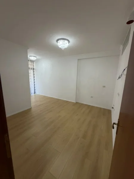 Tirane, shitet apartament 1+1+Ballkon Kati 3, 69 m² 91.000 € (Fresk)