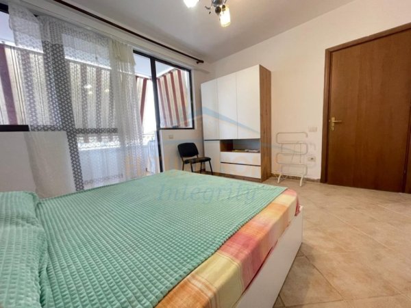 Tirane, jepet me qera apartament 1+1 Kati 8, 59 m² 415 € (Rruga Pjeter Budi)