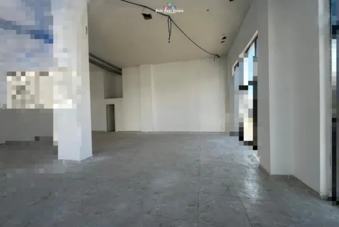 Tirane, jepet me qera dyqan Kati 0, 154 m² 2.500 € (Xhamllik)