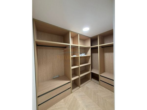 Tirane, shitet apartament duplex Dublex Kati 1, 100 m² 195.000 € (Golden Park , Prane Spitalit Amerikan 3)