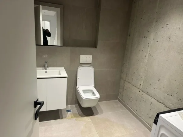 Tirane, jepet me qera apartament 3+1 , 300 m² 3.400 € (ZONA TEG)