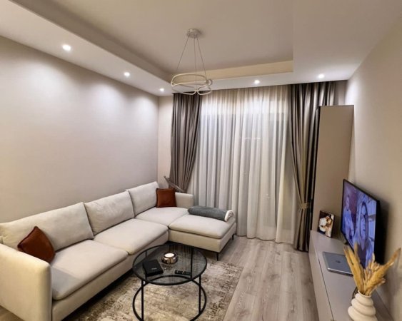 Tirane, jepet me qera apartament 2+1 Kati 6, 80 m² 800 € (21 DHJETORI)
