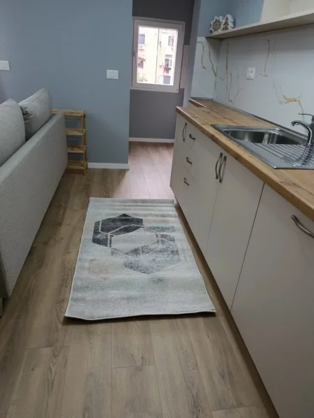 Tirane, jepet me qera apartament 2+1 Kati 3, 80 m² 600 € (ali demi)