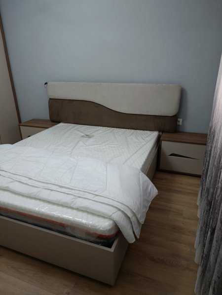 Tirane, jepet me qera apartament 2+1 Kati 3, 80 m² 600 € (ali demi)