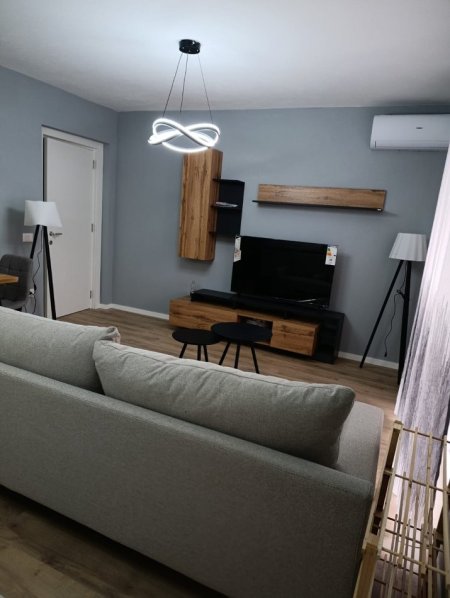 Tirane, jepet me qera apartament 2+1 Kati 3, 80 m² 600 € (ali demi)