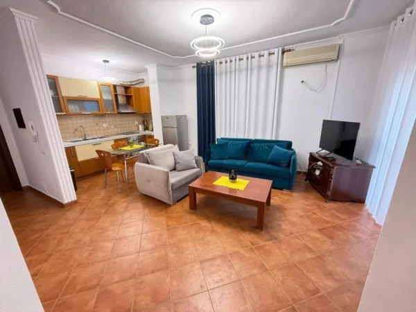 Tirane, jepet me qera apartament 1+1 Kati 8, 550 €