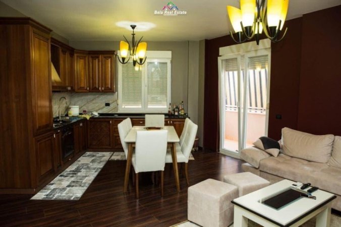 Tirane, jepet me qera apartament 2+1 Kati 6, 100 m² 900 € (Rruga Zef Jubani)