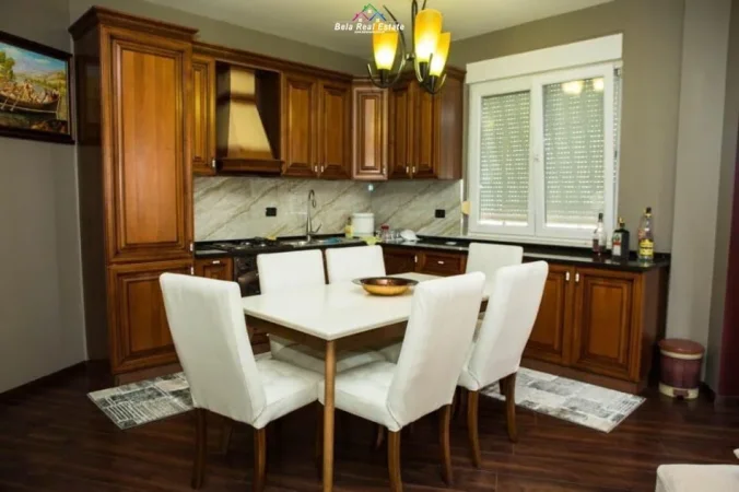 Tirane, jepet me qera apartament 2+1 Kati 6, 100 m² 900 € (Rruga Zef Jubani)