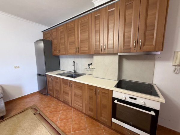 Tirane, jepet me qera apartament 1+1 Kati 6, 70 m² 350 € (KOMBINAT)