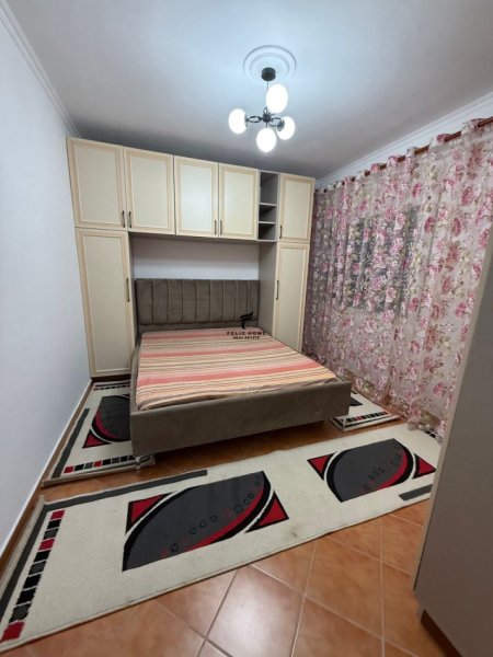 Tirane, jepet me qera apartament 1+1 Kati 6, 70 m² 350 € (KOMBINAT)