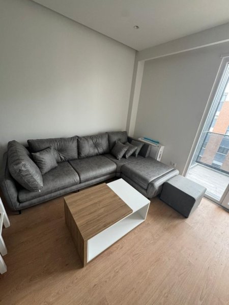 Tirane, jepet me qera apartament 1+1 Kati 7, 70 m² 550 € (Don Bosko)