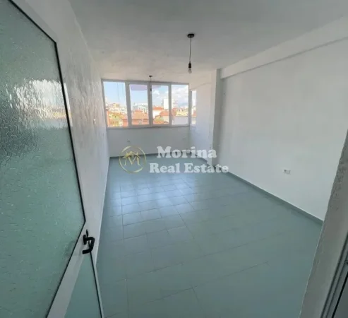 Tirane, jepet me qera ambjent biznesi Kati 0, 90 m² 800 € (Rruga Bardhyl)