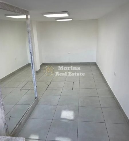Tirane, jepet me qera ambjent biznesi Kati 0, 90 m² 800 € (Rruga Bardhyl)