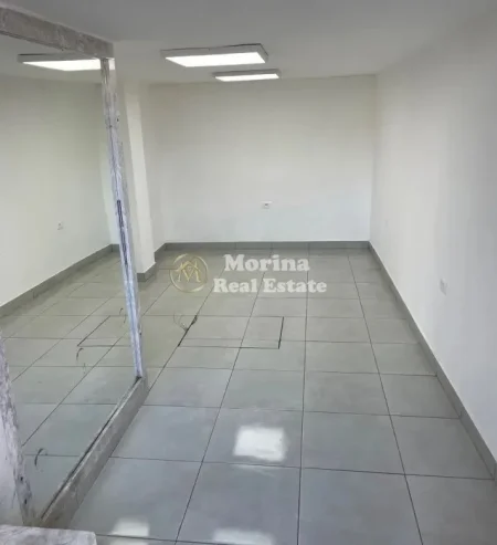 Tirane, jepet me qera ambjent biznesi Kati 0, 90 m² 800 € (Rruga Bardhyl)